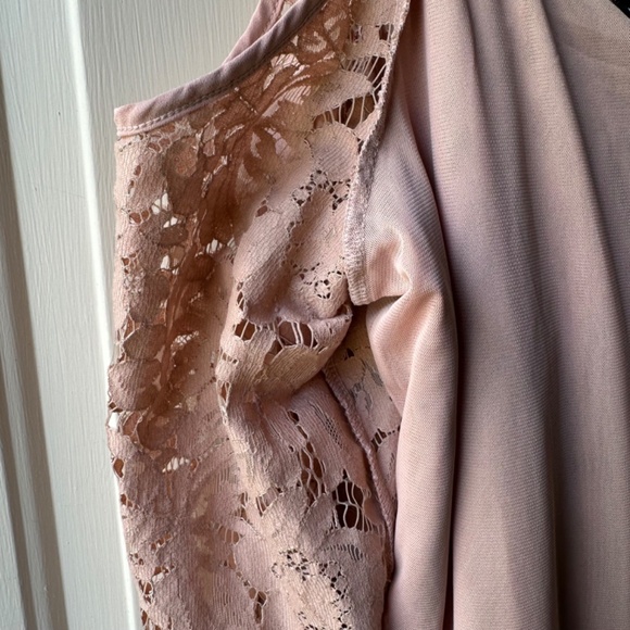 White House Black Market Lace Cold Shoulder 3/4 Sleeve Blush Rose Blouse.Size S - Picture 13 of 16